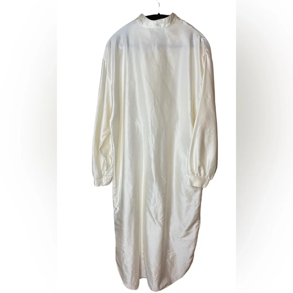 Christian Dior Vintage Long Ivory Nightgown Long Sleeve Lace Detail Size‎ Medium